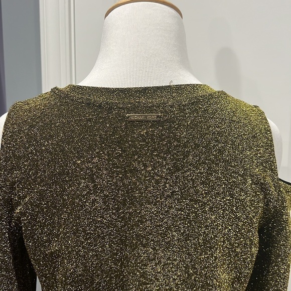 MICHAEL MICHAEL KORS
Printed Crew Neck Blouse w/ Tags - Picture 7 of 9